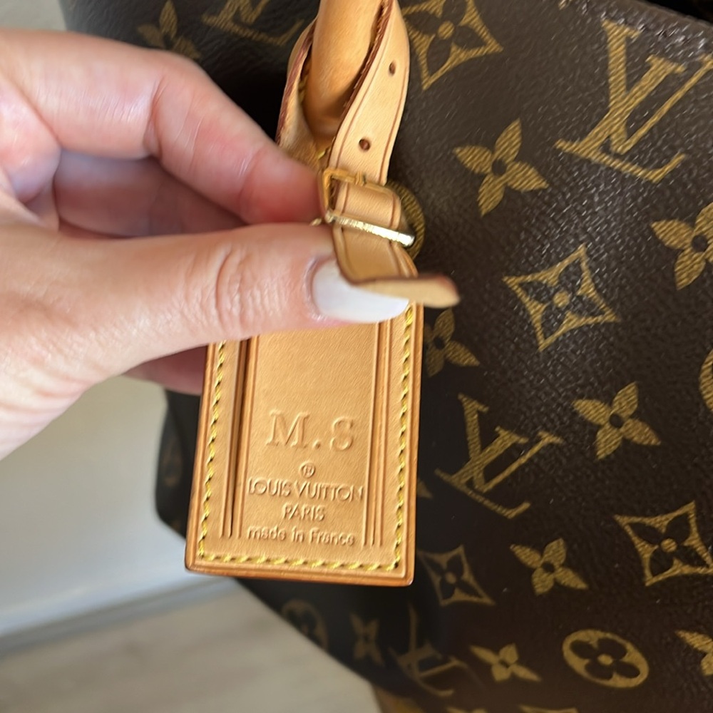 Louis Vuitton Tan Key & Card Holder Leather Accessory with monogram.